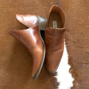 Steve Madden Leather Ankle High Shoes